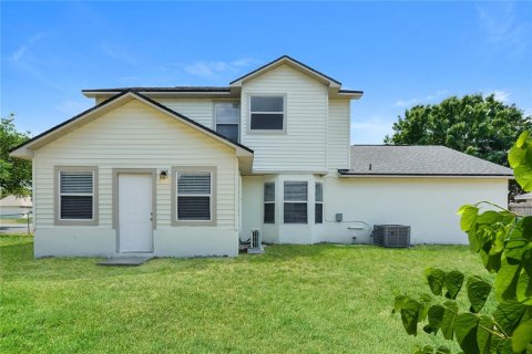 House in Eustis, Florida 3 bedrooms, 175.03 sq.m. № 1913901 - photo 15