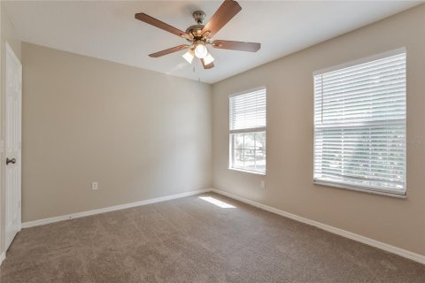 House in Eustis, Florida 3 bedrooms, 175.03 sq.m. № 1913901 - photo 12