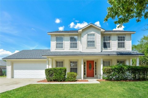 House in Eustis, Florida 3 bedrooms, 175.03 sq.m. № 1913901 - photo 1