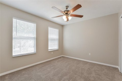 House in Eustis, Florida 3 bedrooms, 175.03 sq.m. № 1913901 - photo 11