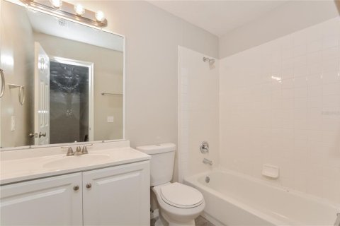 House in Eustis, Florida 3 bedrooms, 175.03 sq.m. № 1913901 - photo 14