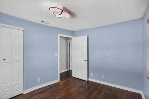 House in Pompano Beach, Florida 3 bedrooms, 101.36 sq.m. № 2401233 - photo 27