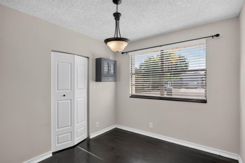 House in Pompano Beach, Florida 3 bedrooms, 101.36 sq.m. № 2401233 - photo 22