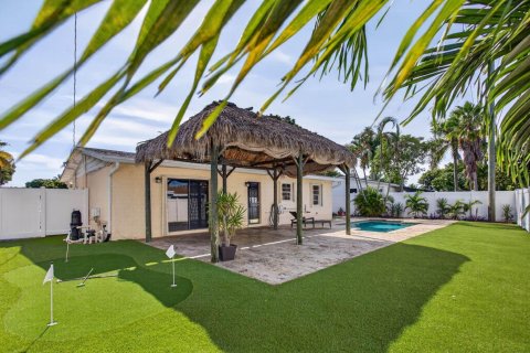 House in Pompano Beach, Florida 3 bedrooms, 101.36 sq.m. № 2401233 - photo 4