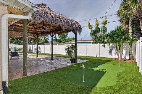 House in Pompano Beach, Florida 3 bedrooms, 101.36 sq.m. № 2401233 - photo 3