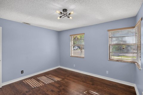 House in Pompano Beach, Florida 3 bedrooms, 101.36 sq.m. № 2401233 - photo 30