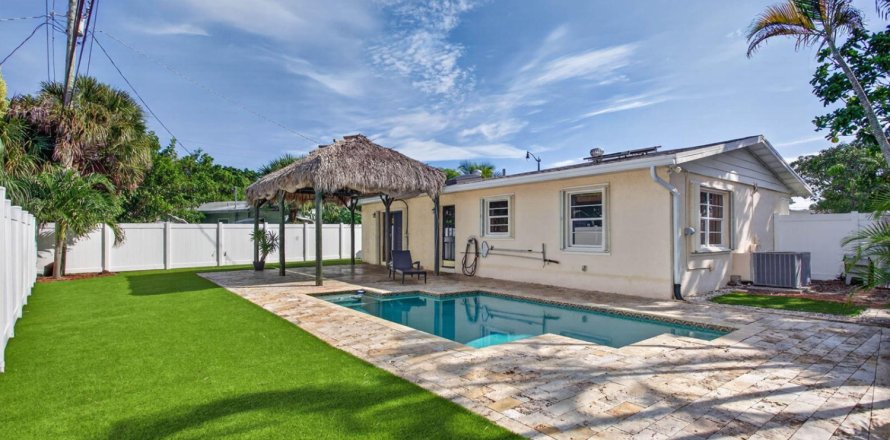 House in Pompano Beach, Florida 3 bedrooms, 101.36 sq.m. № 2401233