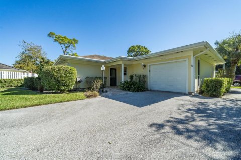 House in West Palm Beach, Florida 2 bedrooms, 150.59 sq.m. № 2260228