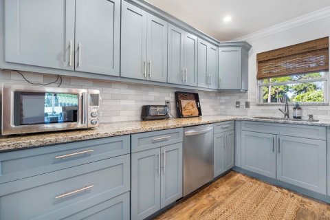 Villa ou maison à louer à West Palm Beach, Floride: 2 chambres, 150.59 m2 № 2260228 - photo 9