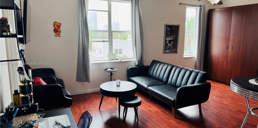 Studio in the Condo in Miami Beach, Florida  № 1705757