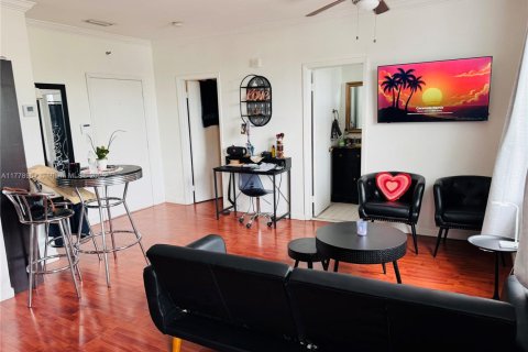 Condo in Miami Beach, Florida  № 1705757 - photo 10