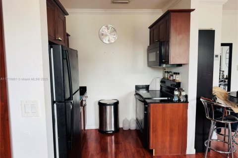 Condo in Miami Beach, Florida  № 1705757 - photo 7