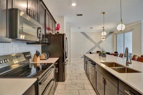 Adosado en venta en Davenport, Florida, 4 dormitorios, 177.81 m2 № 2427615 - foto 7
