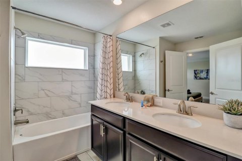 Adosado en venta en Davenport, Florida, 4 dormitorios, 177.81 m2 № 2427615 - foto 16