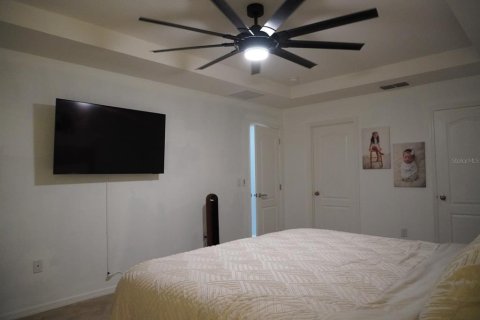 House in Davenport, Florida 3 bedrooms, 140.47 sq.m. № 2229777 - photo 26