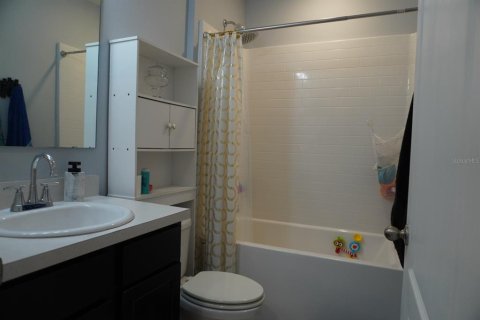 House in Davenport, Florida 3 bedrooms, 140.47 sq.m. № 2229777 - photo 10