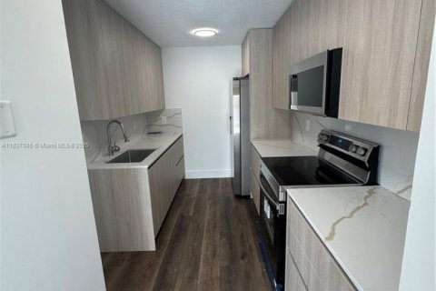 Townhouse in Homestead, Florida 3 bedrooms, 108.42 sq.m. № 2012895 - photo 4