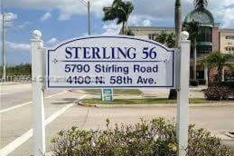 Copropriété à vendre à Hollywood, Floride: 2 chambres, 105.07 m2 № 2045546 - photo 6