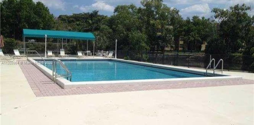 Condo à Hollywood, Floride, 2 chambres  № 2045546