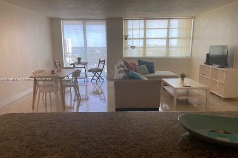 Copropriété à vendre à North Miami, Floride: 2 chambres, 110.37 m2 № 2170700 - photo 10