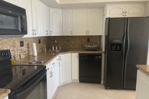 Copropriété à vendre à North Miami, Floride: 2 chambres, 110.37 m2 № 2170700 - photo 9