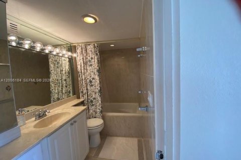 Copropriété à vendre à North Miami, Floride: 2 chambres, 110.37 m2 № 2170700 - photo 6