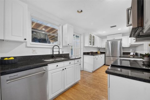 Villa ou maison à vendre à Orlando, Floride: 3 chambres, 165.74 m2 № 2419638 - photo 11