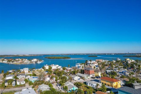 Land in Madeira Beach, Florida № 1870832 - photo 12