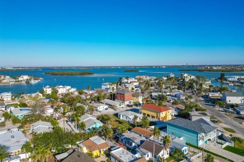 Land in Madeira Beach, Florida № 1870832 - photo 13