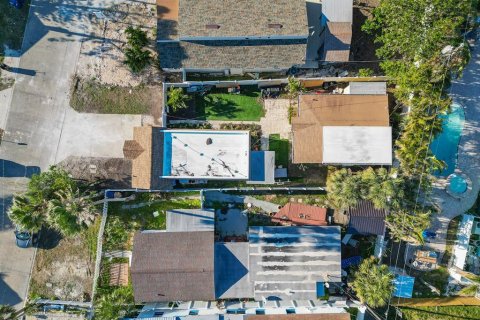Land in Madeira Beach, Florida № 1870832 - photo 8