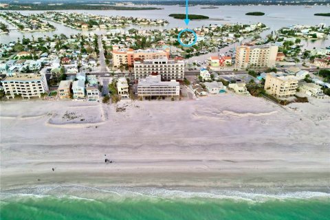 Land in Madeira Beach, Florida № 1870832 - photo 1