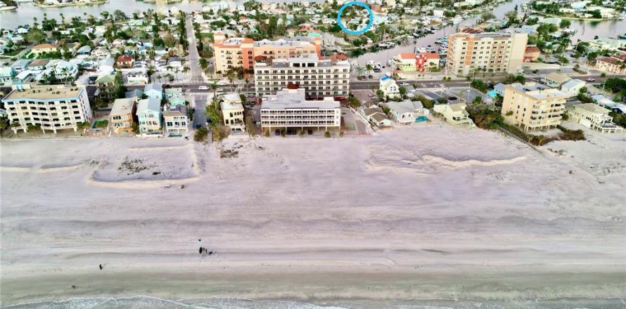 Land in Madeira Beach, Florida № 1870832