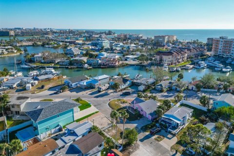 Land in Madeira Beach, Florida № 1870832 - photo 9