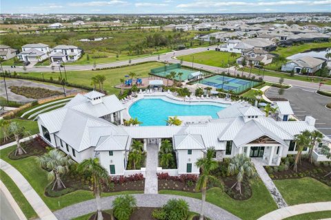 House in Bradenton, Florida 4 bedrooms, 198.72 sq.m. № 1528374 - photo 4