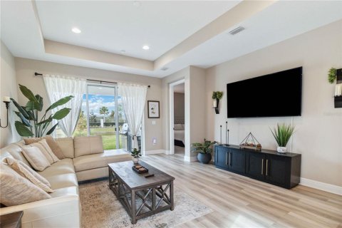 House in Bradenton, Florida 4 bedrooms, 198.72 sq.m. № 1528374 - photo 13