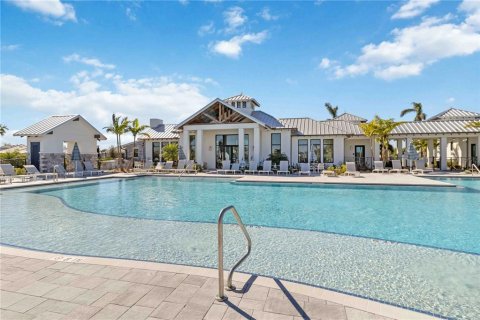 House in Bradenton, Florida 4 bedrooms, 198.72 sq.m. № 1528374 - photo 3