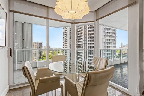 Condo in Aventura, Florida, 3 bedrooms  № 1895951 - photo 25
