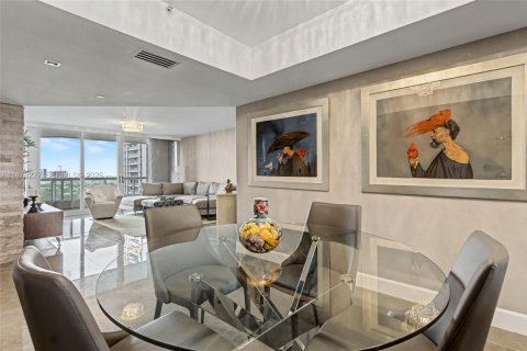 Condo in Aventura, Florida, 3 bedrooms  № 1895951 - photo 19
