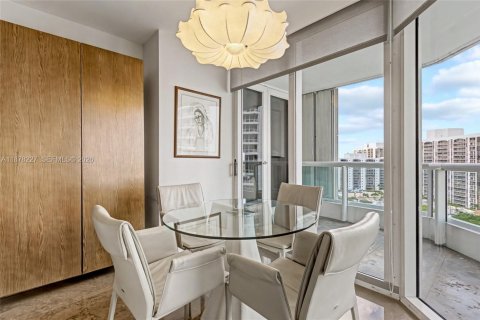 Condo in Aventura, Florida, 3 bedrooms  № 1895951 - photo 24