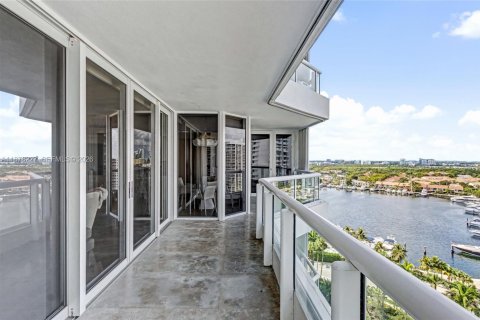 Condo in Aventura, Florida, 3 bedrooms  № 1895951 - photo 7