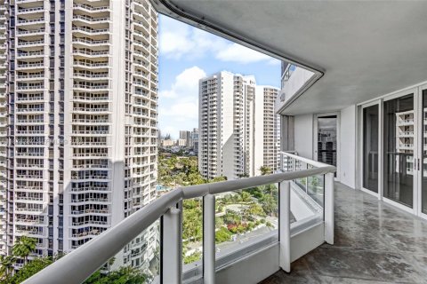 Condo in Aventura, Florida, 3 bedrooms  № 1895951 - photo 6