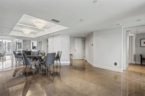 Condo in Aventura, Florida, 3 bedrooms  № 1895951 - photo 17