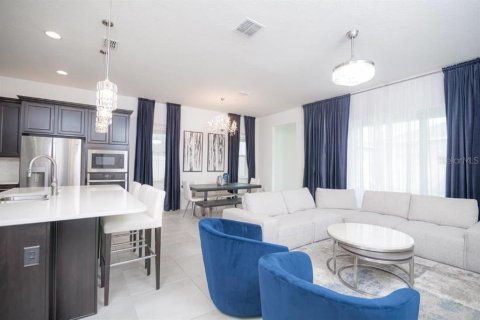House in Winter Garden, Florida 4 bedrooms, 200.3 sq.m. № 2123432 - photo 3