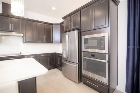 House in Winter Garden, Florida 4 bedrooms, 200.3 sq.m. № 2123432 - photo 10