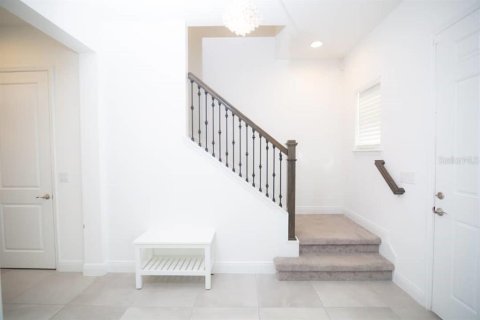 House in Winter Garden, Florida 4 bedrooms, 200.3 sq.m. № 2123432 - photo 23