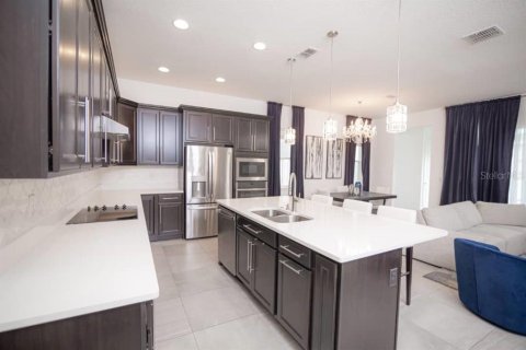House in Winter Garden, Florida 4 bedrooms, 200.3 sq.m. № 2123432 - photo 8