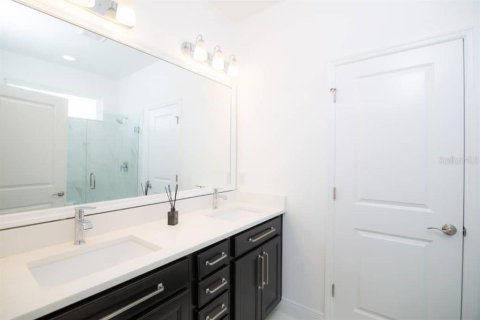 House in Winter Garden, Florida 4 bedrooms, 200.3 sq.m. № 2123432 - photo 25