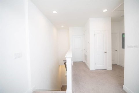 House in Winter Garden, Florida 4 bedrooms, 200.3 sq.m. № 2123432 - photo 16