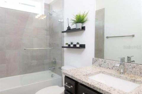 House in Winter Garden, Florida 4 bedrooms, 200.3 sq.m. № 2123432 - photo 22