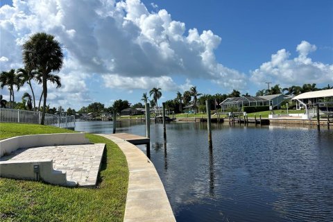 Villa ou maison à louer à Bradenton, Floride: 2 chambres, 119.66 m2 № 2310229 - photo 5